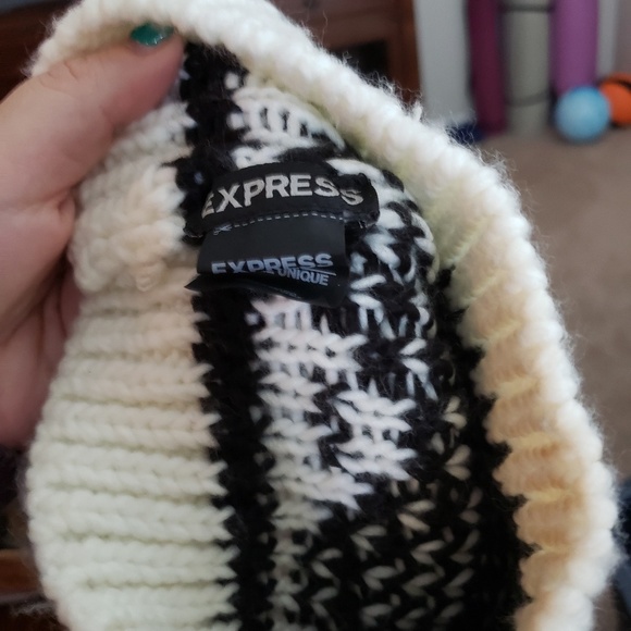 Express hat with matching scarf - Picture 2 of 4